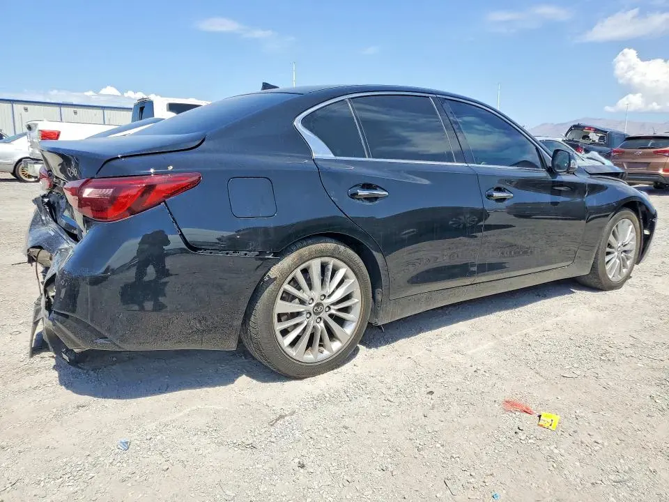 2021 INFINITI Q50 LUXE  