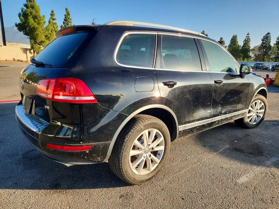 2014 VOLKSWAGEN TOUAREG V6  