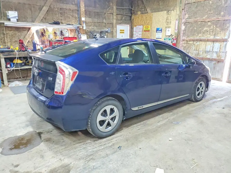 2013 TOYOTA PRIUS TWO  