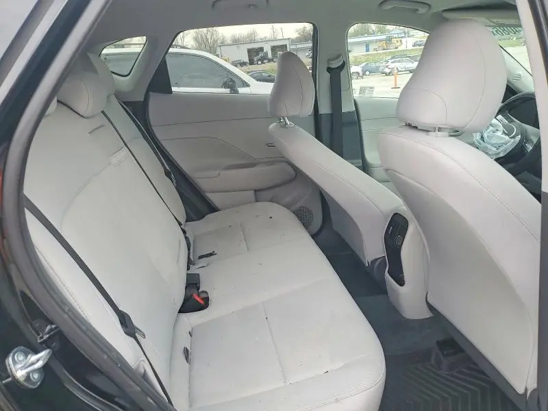 2025 HYUNDAI KONA SE  