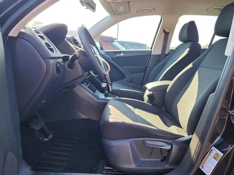 2010 VOLKSWAGEN TIGUAN S  