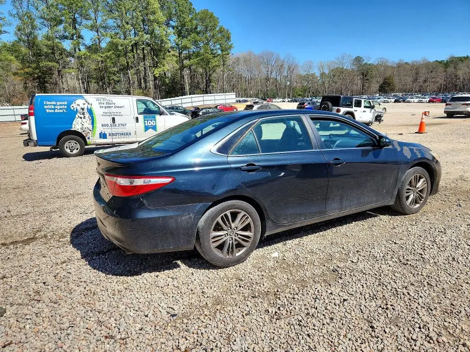 2016 TOYOTA CAMRY SE  