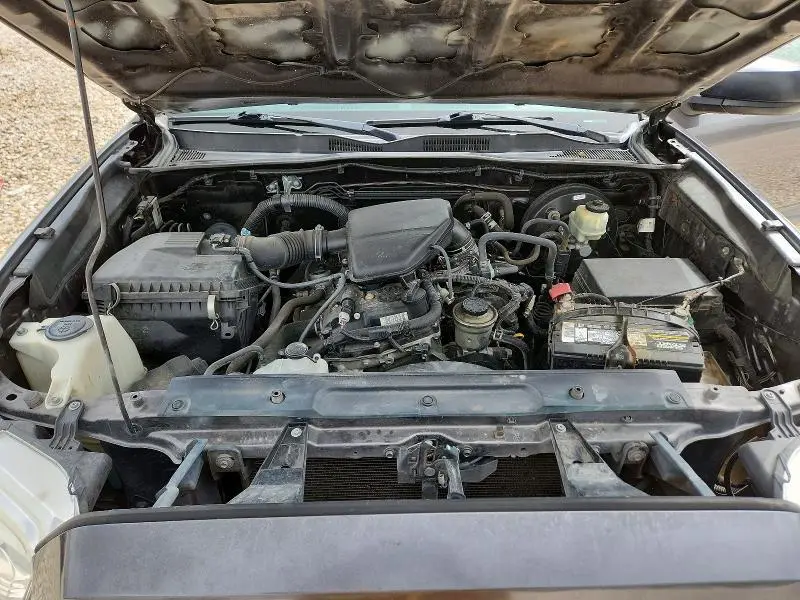 2016 TOYOTA TACOMA SR  