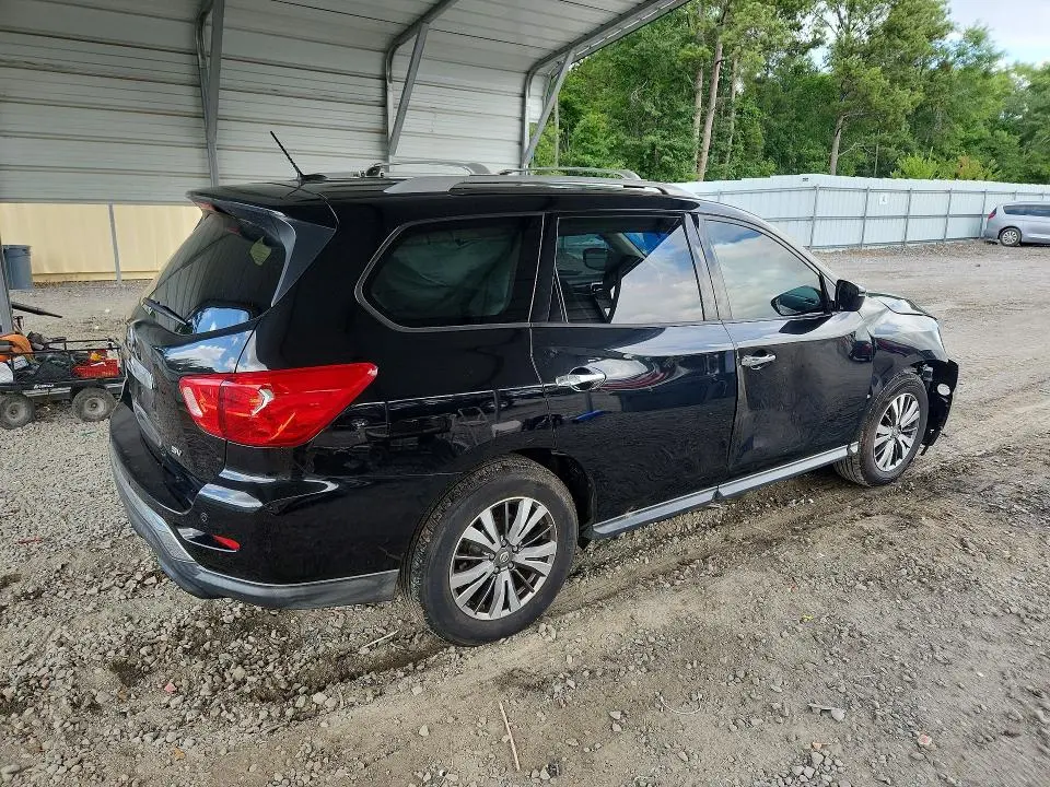 2018 NISSAN PATHFINDER SV  
