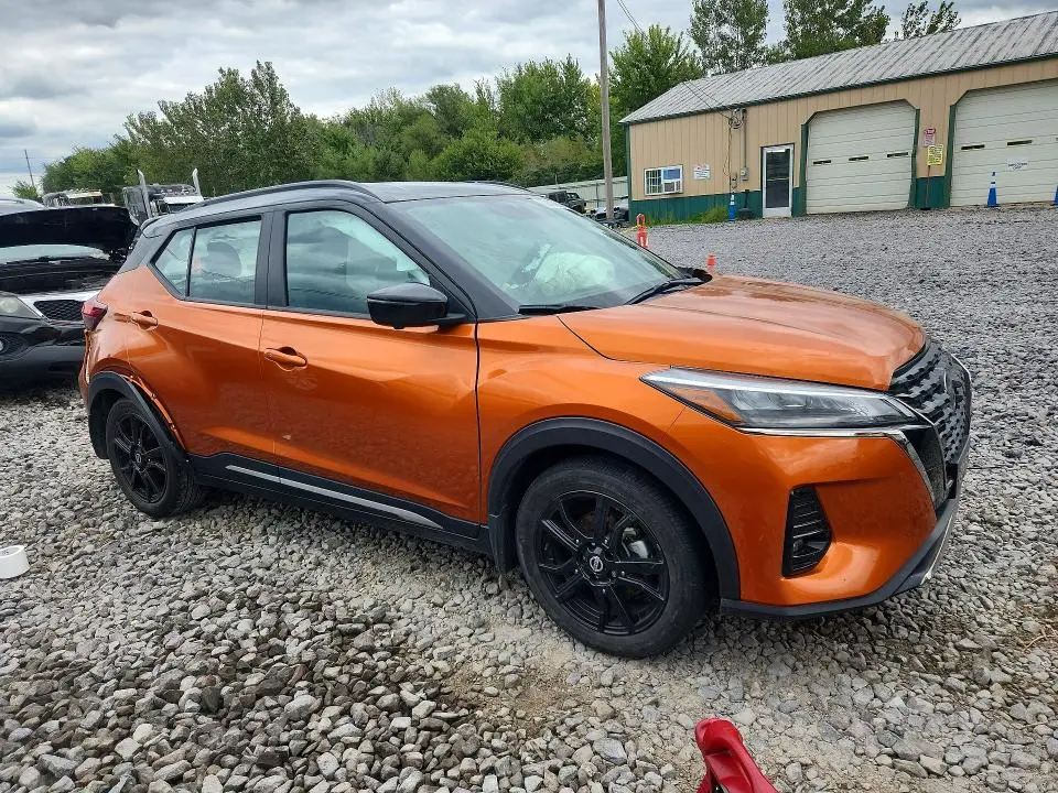 2021 NISSAN KICKS SR  