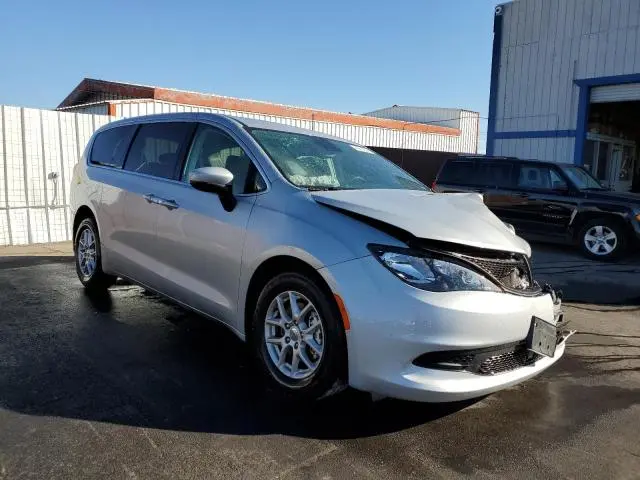 2023 CHRYSLER VOYAGER LX  