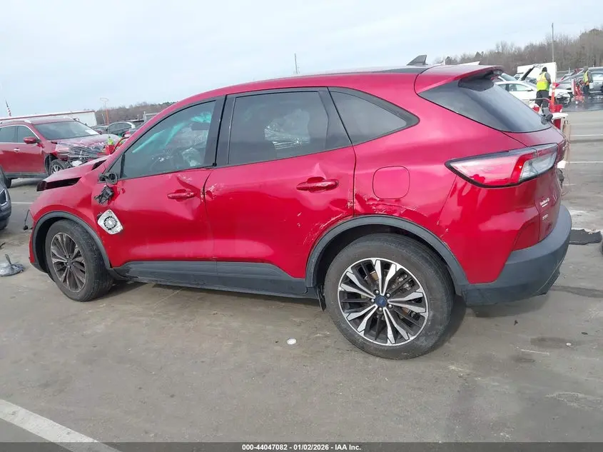2022 FORD ESCAPE SE
