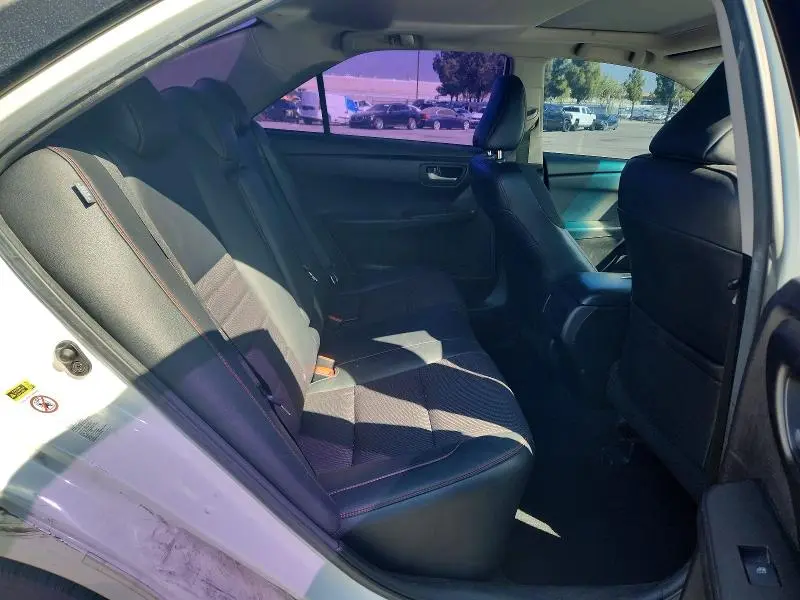 2017 TOYOTA CAMRY SE  