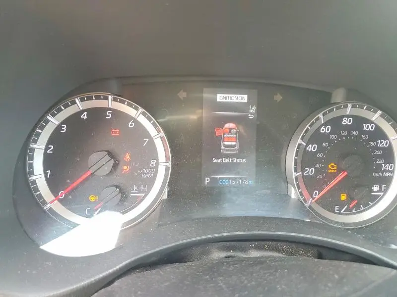 2021 TOYOTA HIGHLANDER LE  