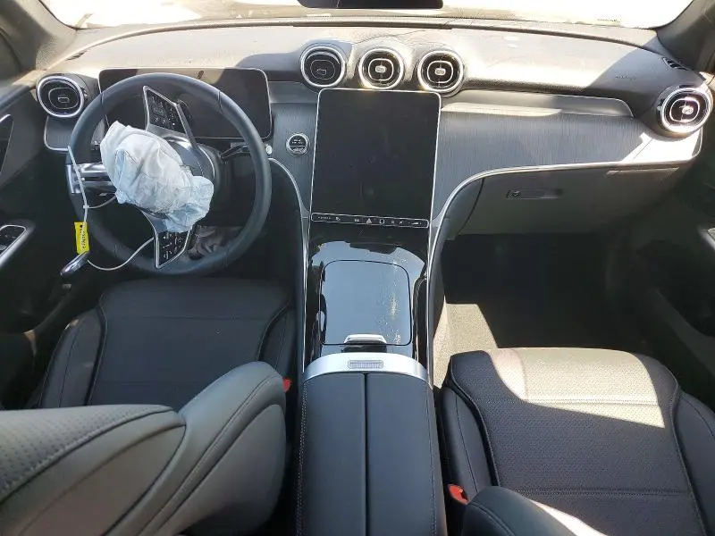 2025 MERCEDES-BENZ GLC 300  