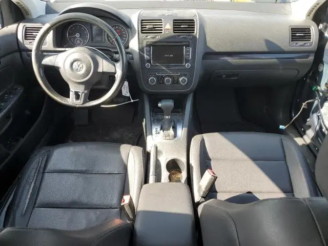 2010 VOLKSWAGEN JETTA SE  