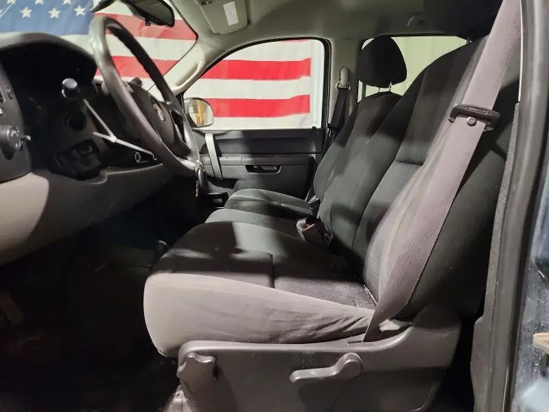 2011 CHEVROLET SILVERADO K1500 LS  