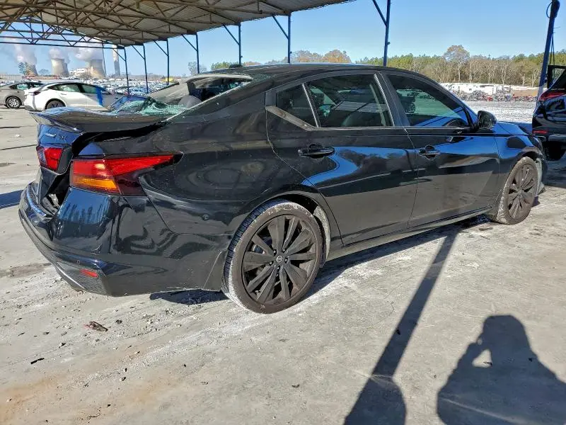 2022 NISSAN ALTIMA SR  