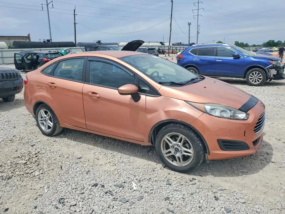 2017 FORD FIESTA SE  