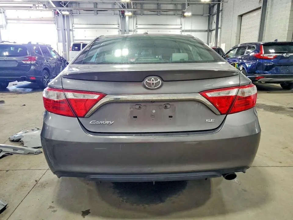 2016 TOYOTA CAMRY SE  