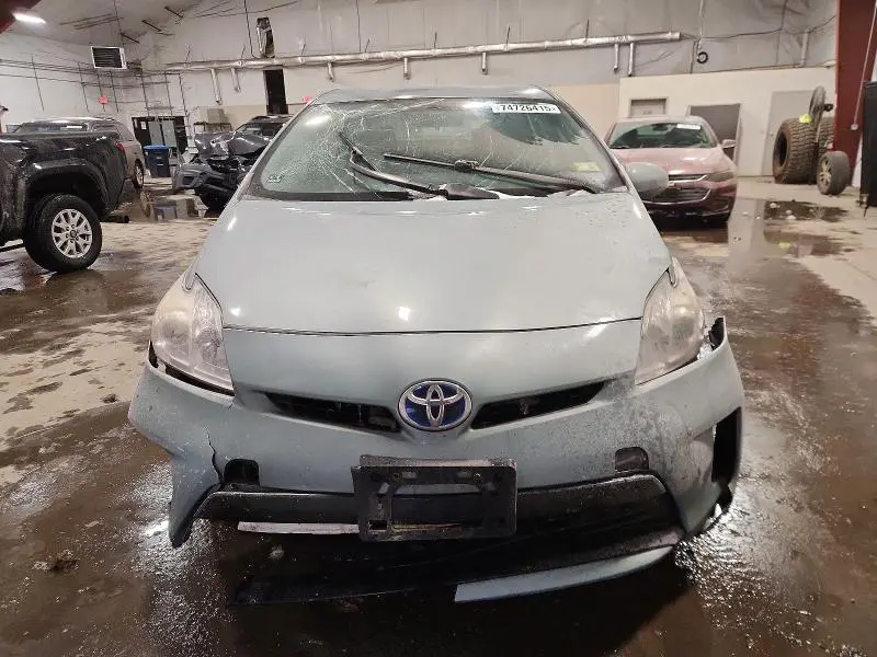 2015 TOYOTA PRIUS   