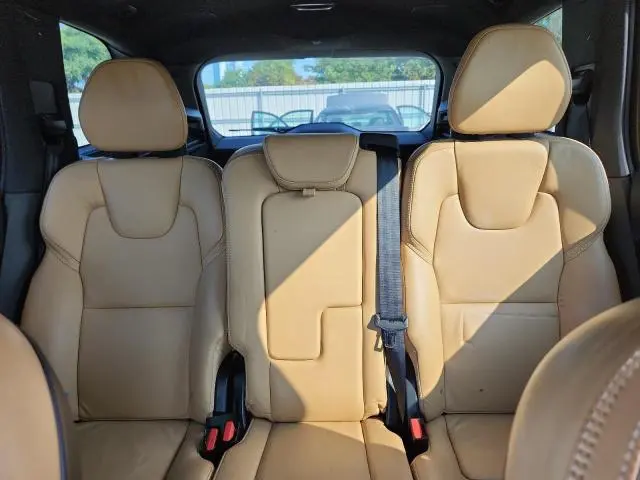 2017 VOLVO XC90 T6  