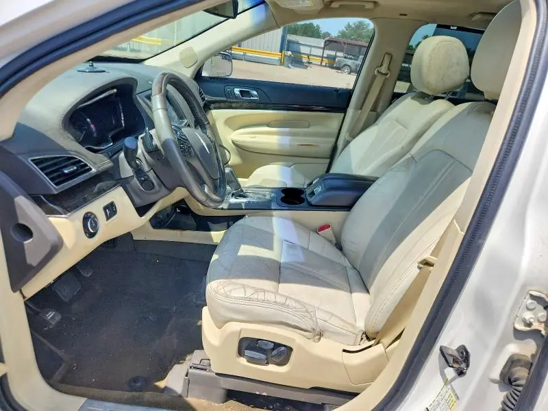 2014 LINCOLN MKT   