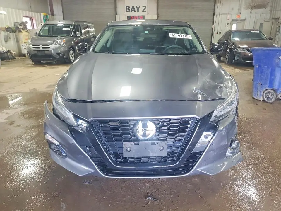 2022 NISSAN ALTIMA SR  