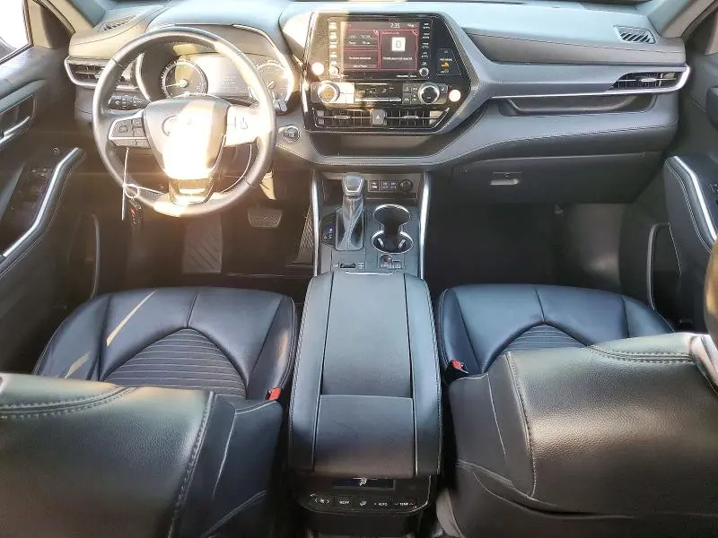 2022 TOYOTA HIGHLANDER XSE  