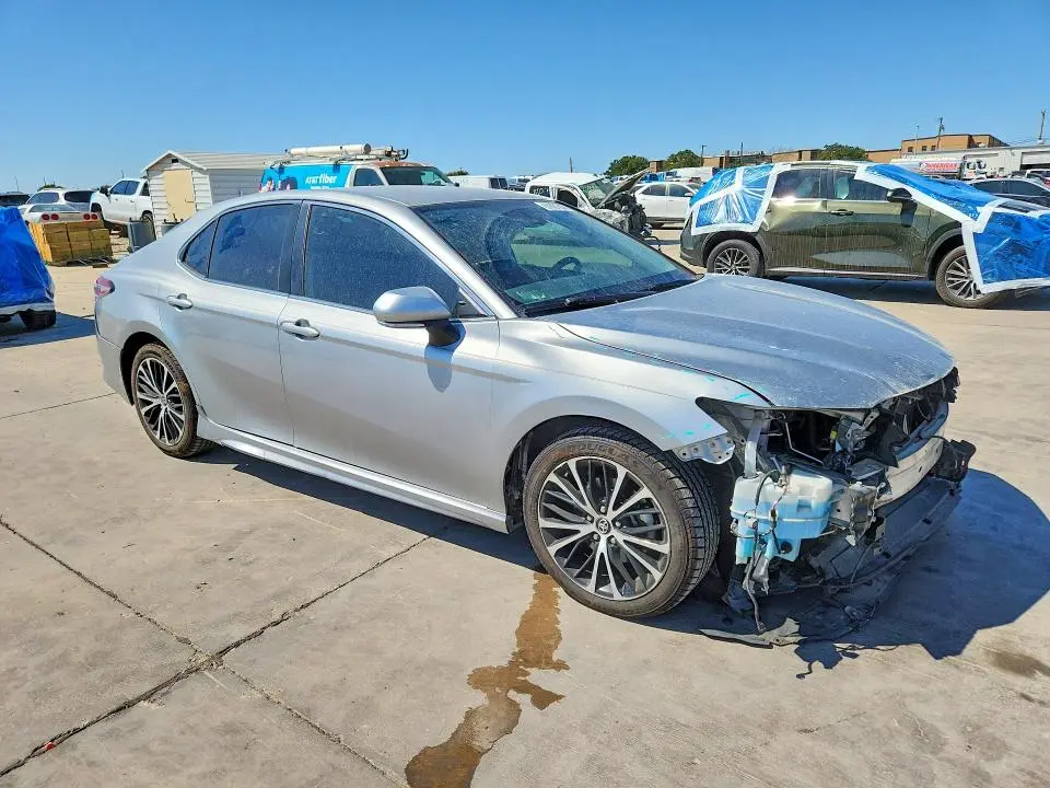 2019 TOYOTA CAMRY SE  