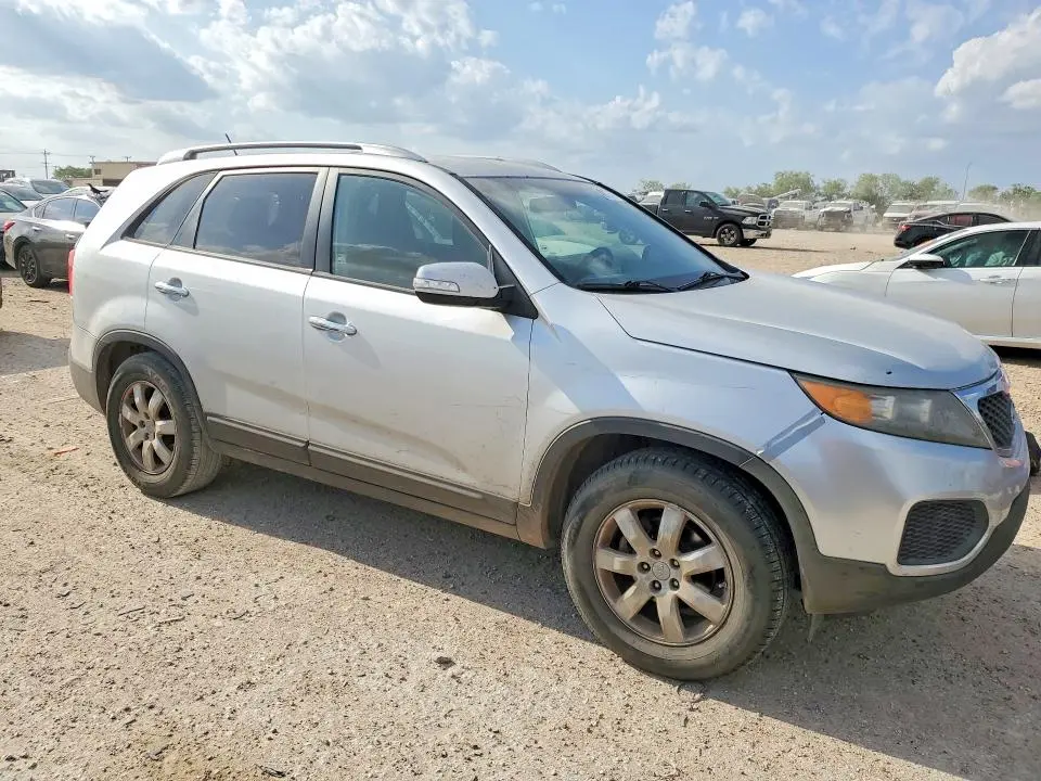 2013 KIA SORENTO LX  