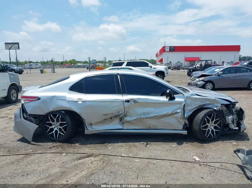 2018 TOYOTA CAMRY XSE