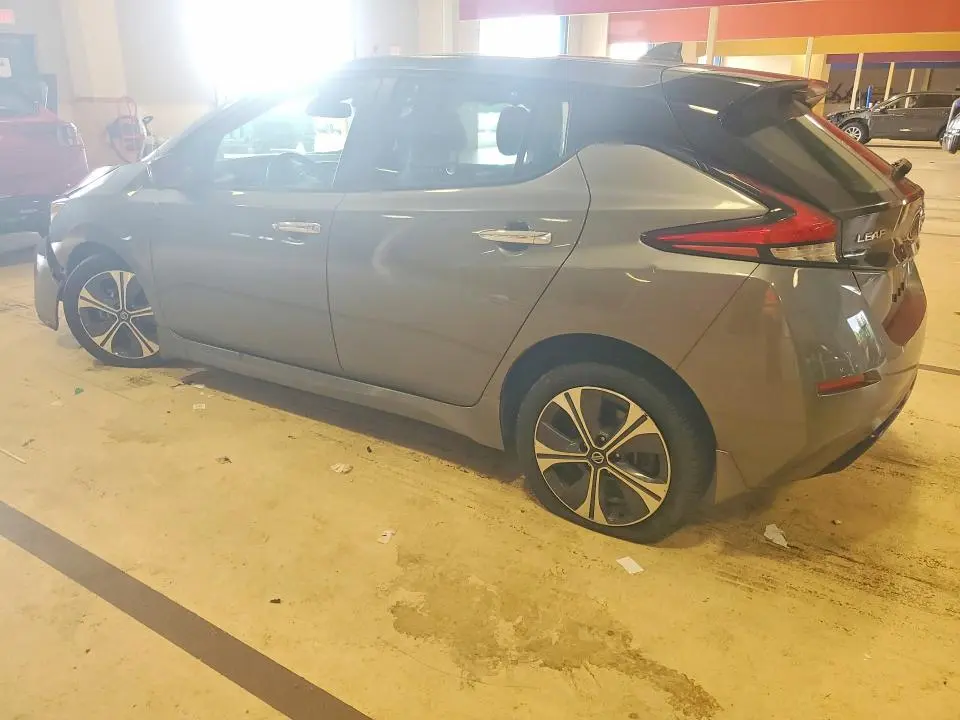 2022 NISSAN LEAF SV PLUS  