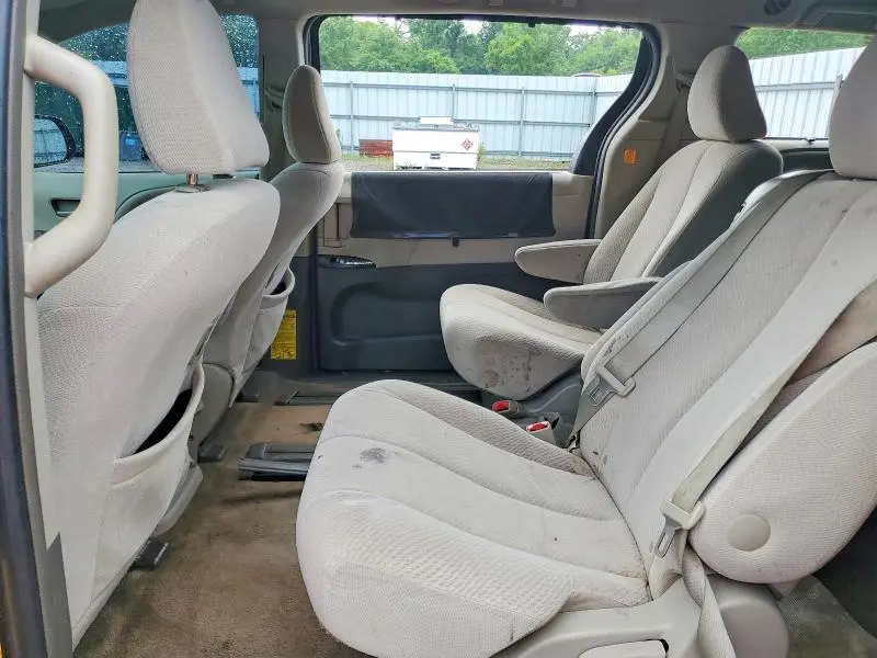 2012 TOYOTA SIENNA LE  