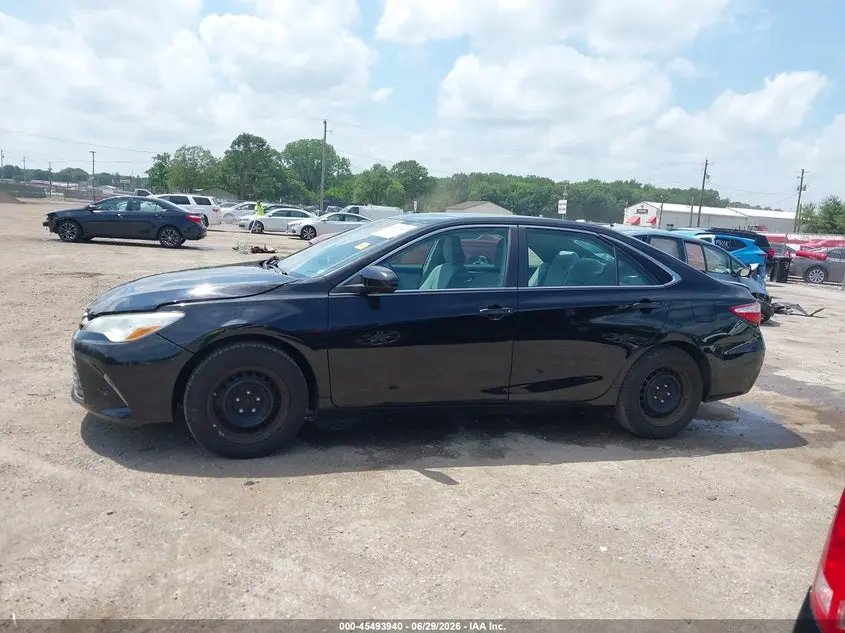 2016 TOYOTA CAMRY LE