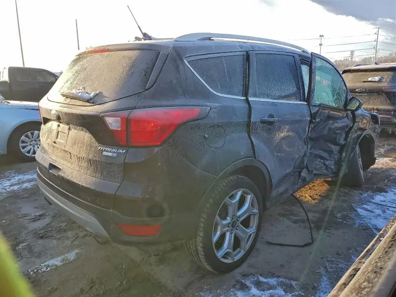 2019 FORD ESCAPE TITANIUM  