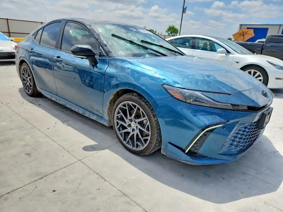 2025 TOYOTA CAMRY XSE  