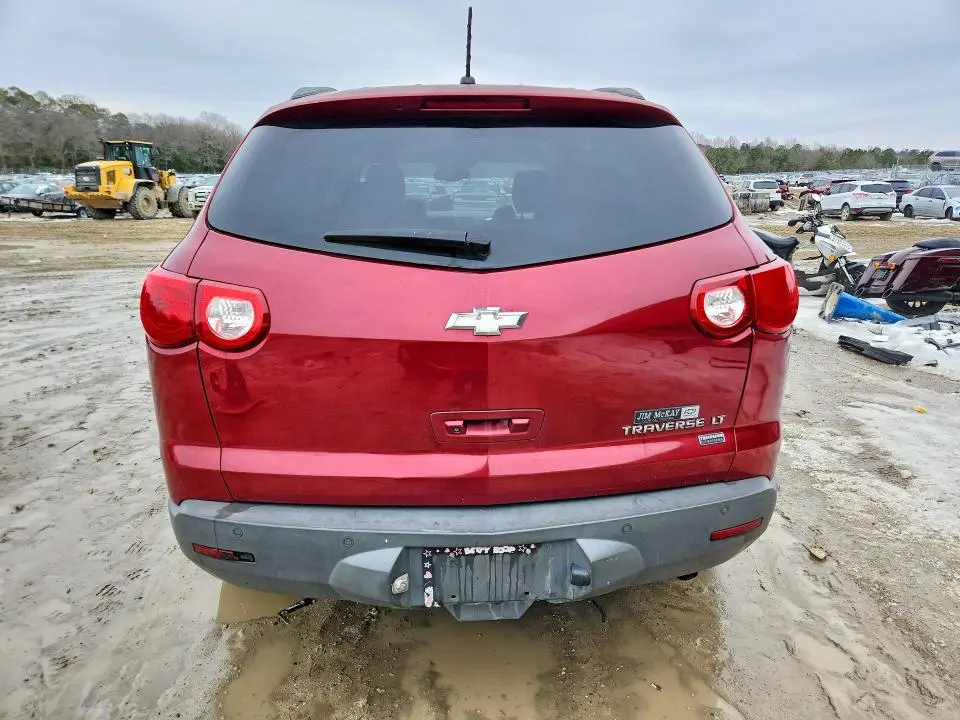 2010 CHEVROLET TRAVERSE LT  