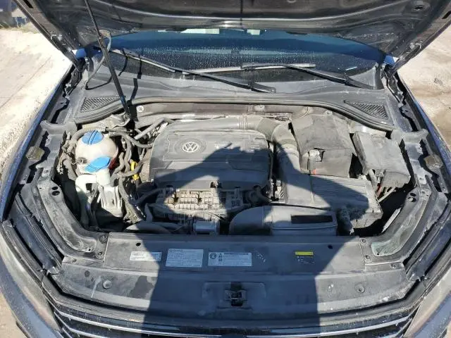 2017 VOLKSWAGEN PASSAT SE  