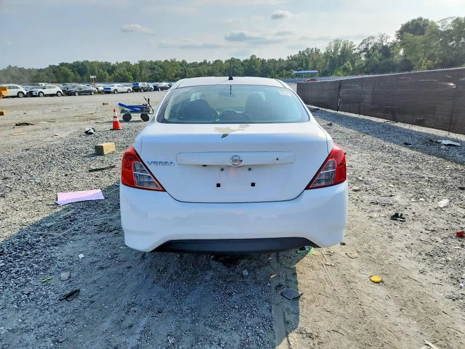 2019 NISSAN VERSA S  