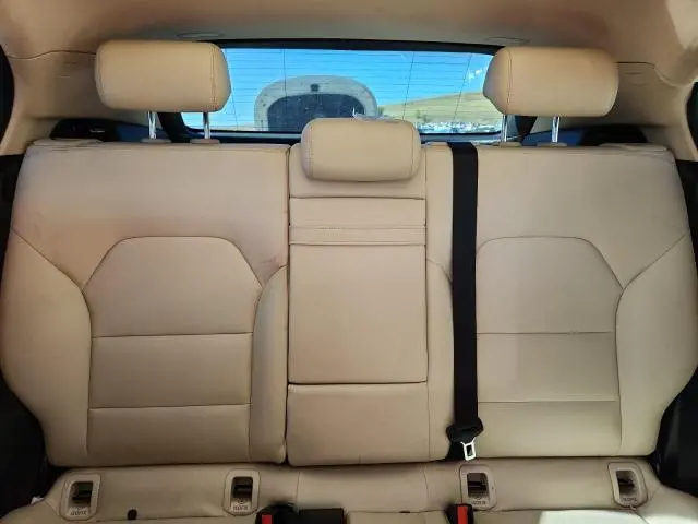 2015 MERCEDES-BENZ GLA 250  