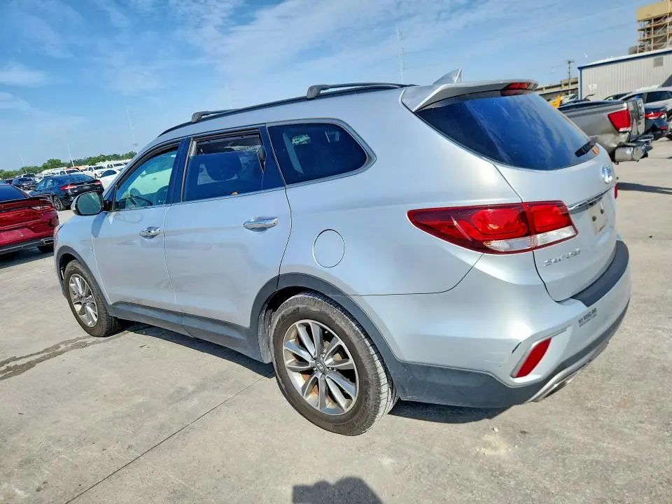 2017 HYUNDAI SANTA FE SE  