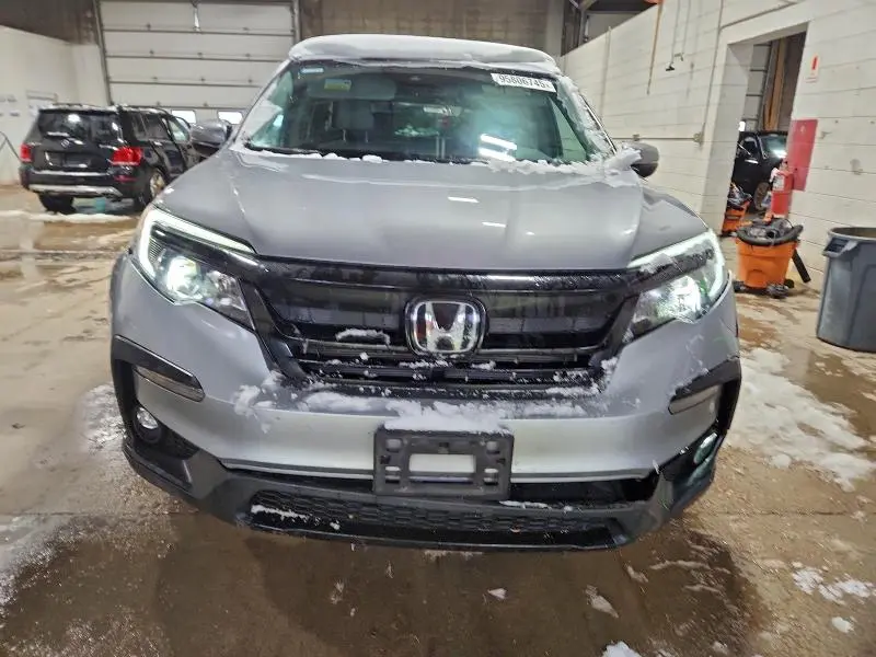 2021 HONDA PILOT SE  