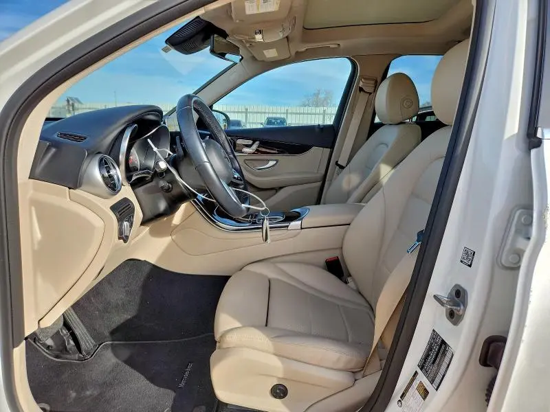 2022 MERCEDES-BENZ GLC 300  