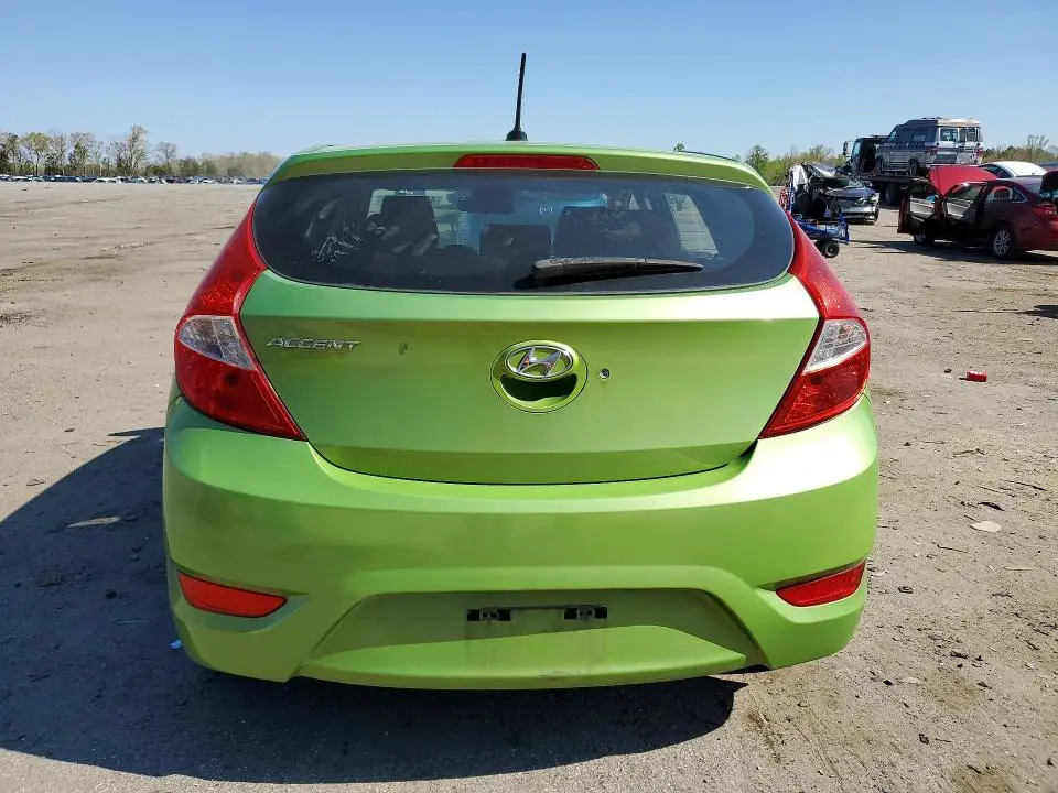 2012 HYUNDAI ACCENT GS  