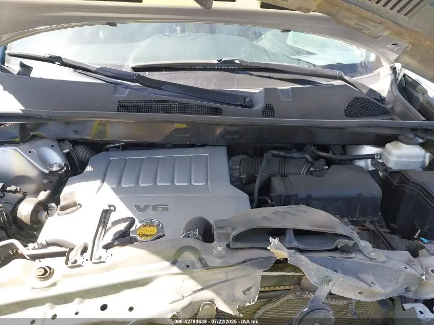 2010 TOYOTA HIGHLANDER SE