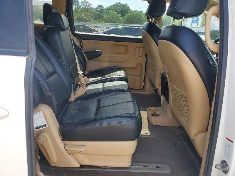 2018 KIA SEDONA LX  