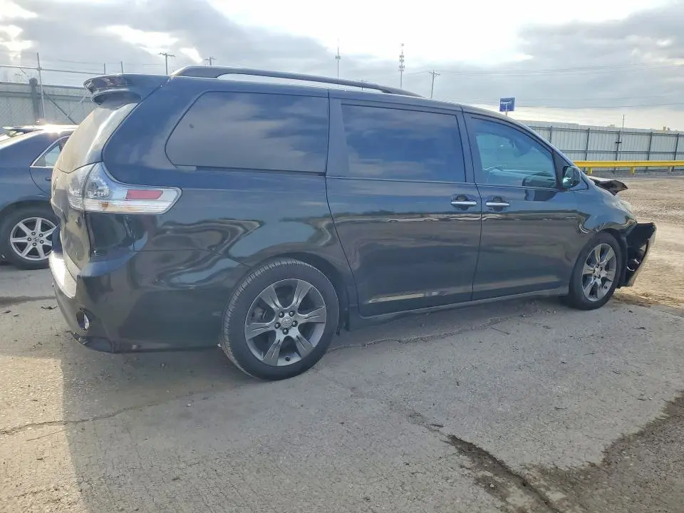 2015 TOYOTA SIENNA SPORT  