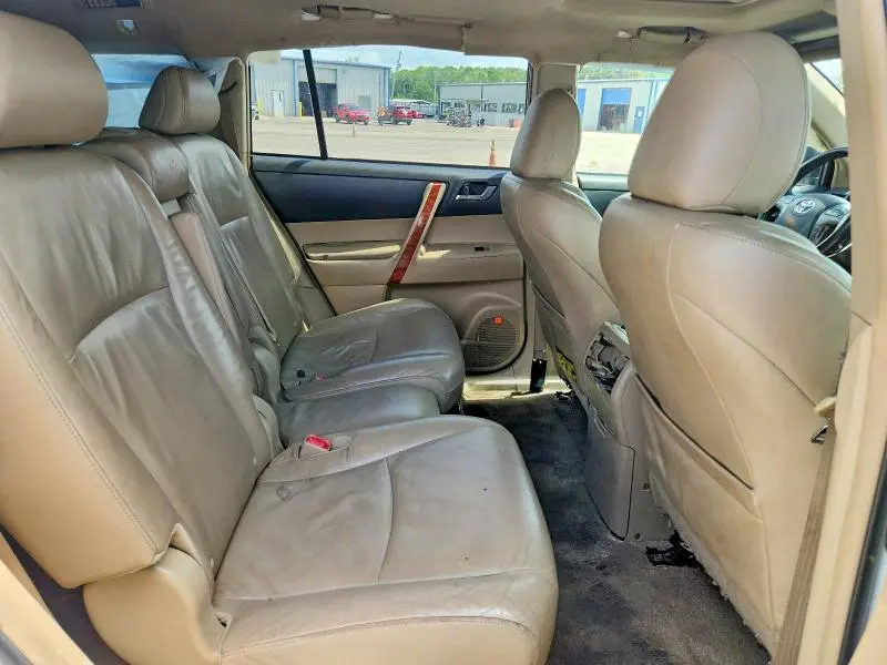 2010 TOYOTA HIGHLANDER LIMITED  