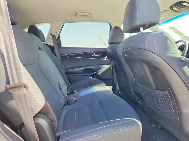 2019 KIA SORENTO LX V6  