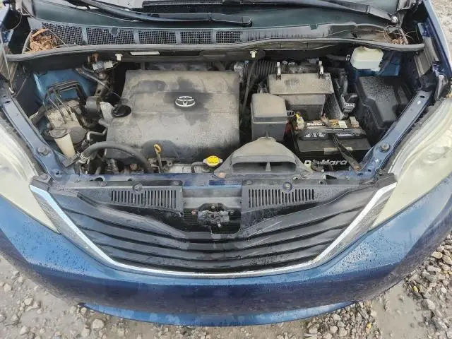 2011 TOYOTA SIENNA LE  