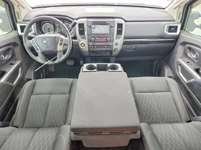 2017 NISSAN TITAN SV  