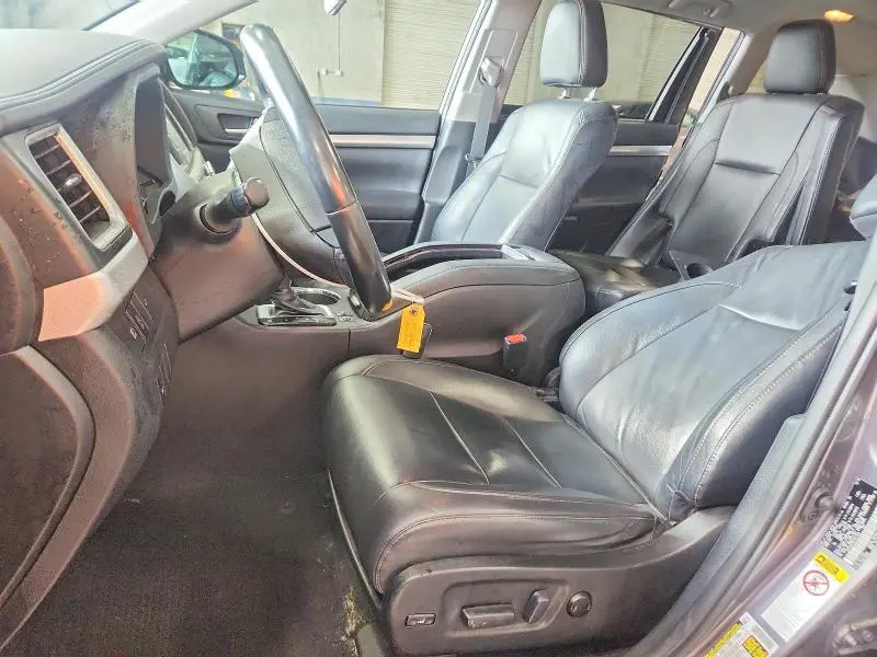 2019 TOYOTA HIGHLANDER XLE  