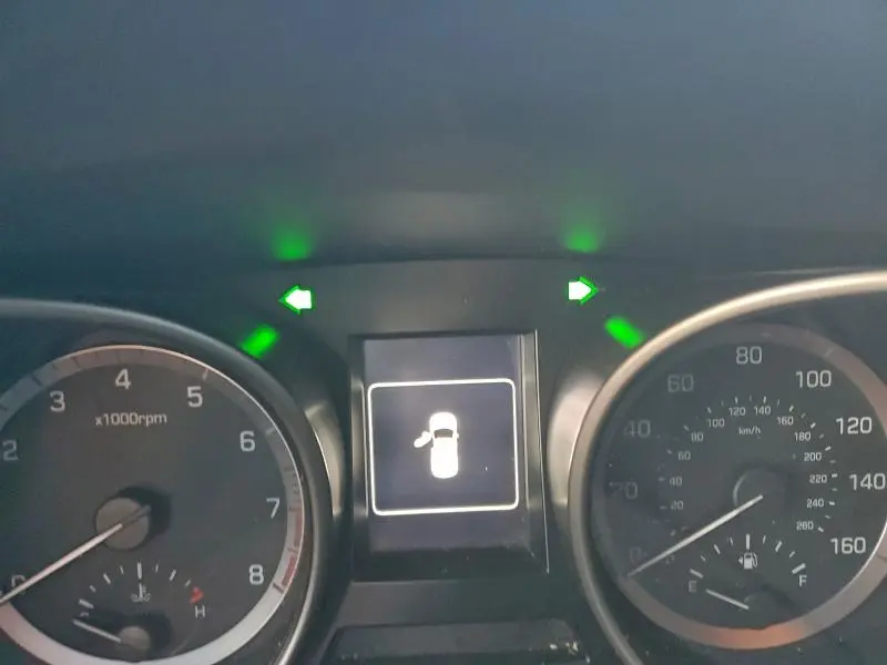 2017 HYUNDAI SANTA FE SE  