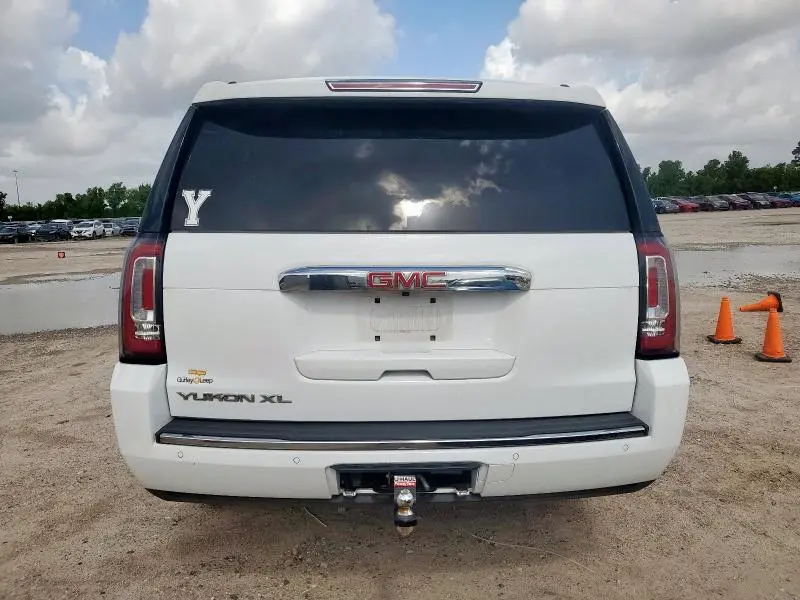 2017 GMC YUKON XL DENALI  